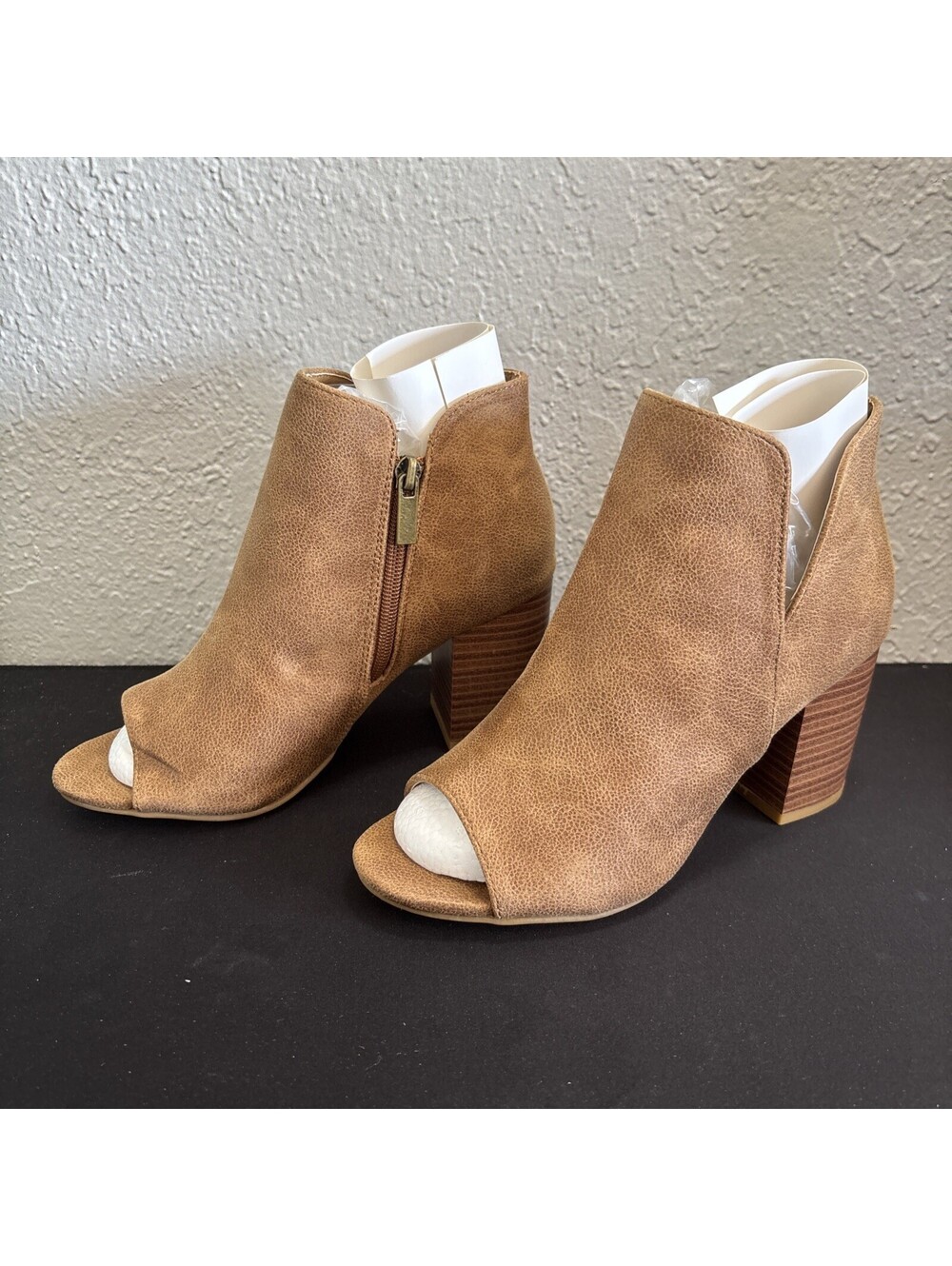 BAMBOO Women’s Peep Toe Ankle Booties Tan Side Cutout Size 6
